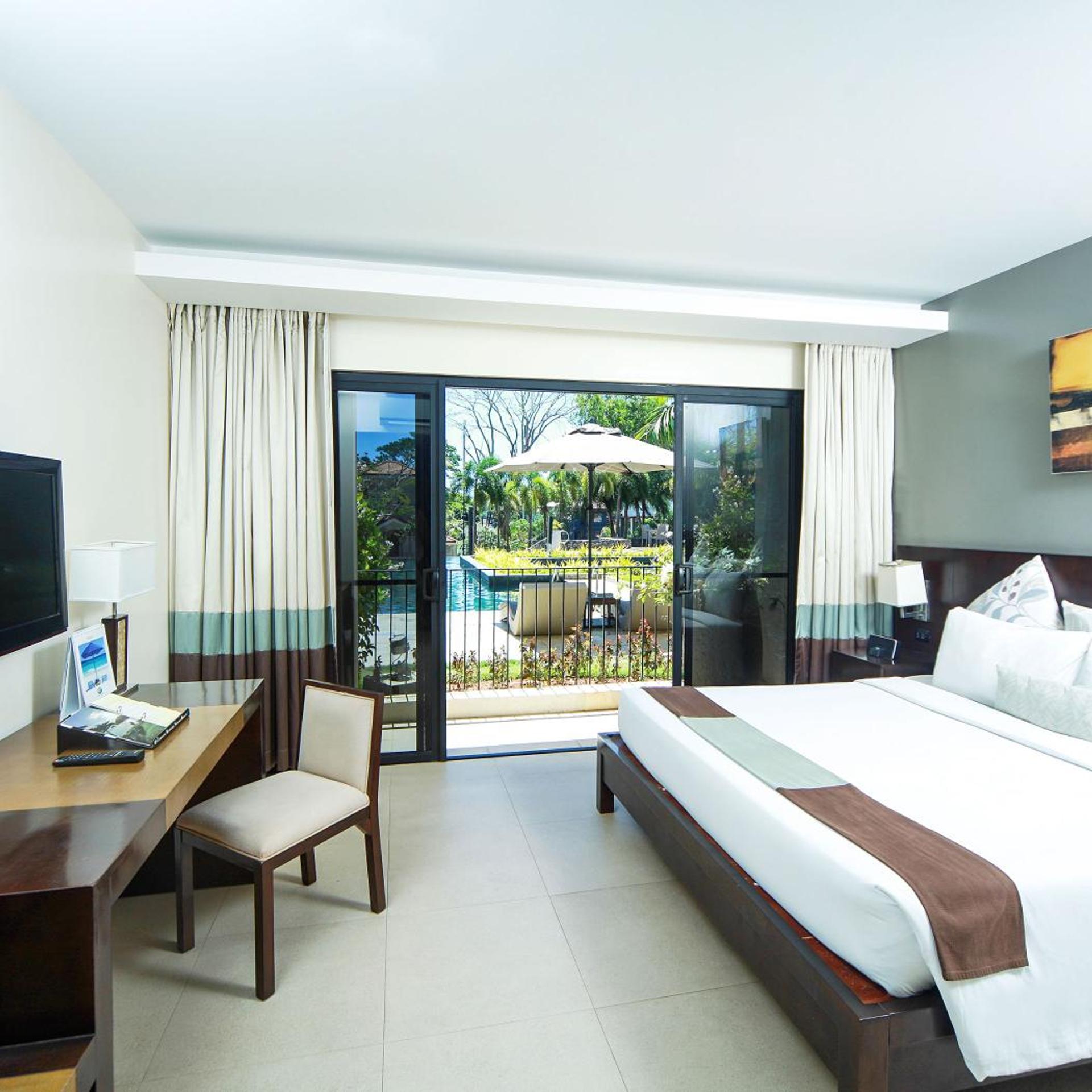 غرفة بريميير بإطلالة على المسبح، Fairways And Bluewater Newcoast Boracay 5/10