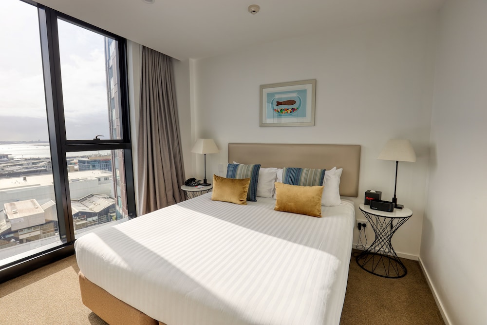 Ramada Suites By Wyndham Victoria Street West 15/57