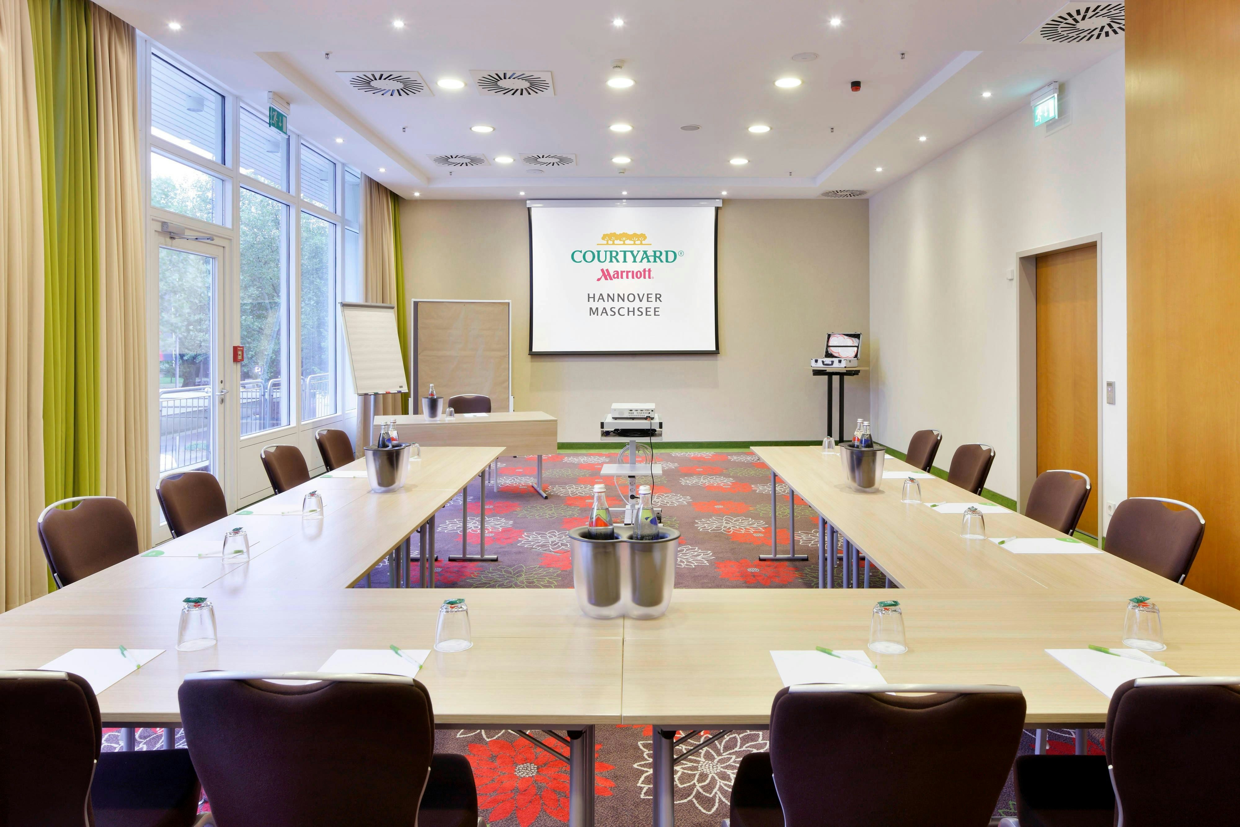 Courtyard By Marriott Hannover Maschsee 38/45