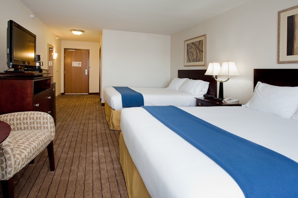Holiday Inn Express Hotel And Suites Buffalo 18/66