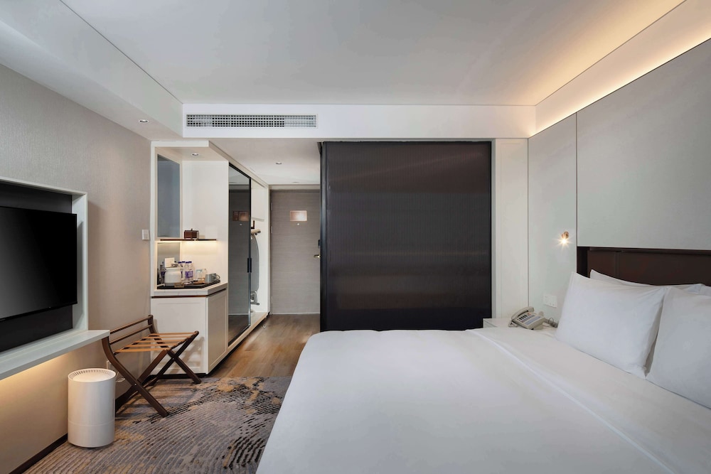 Superior Room King Bed