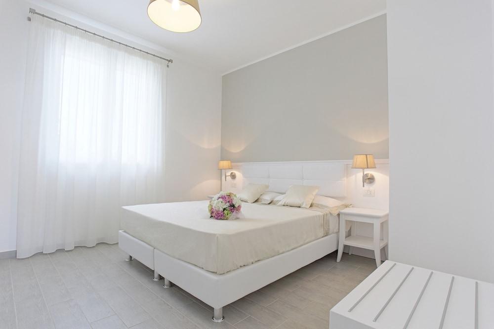 SUPERIOR, DOUBLE BED