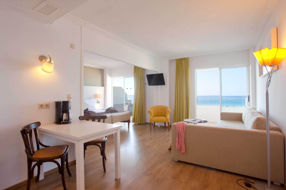 Palma Beach Hotel Apt 27/34