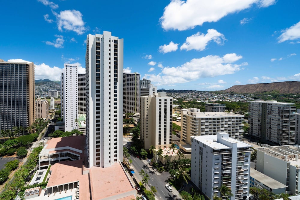Waikiki Beach Marriott Resort and Spa 22/41