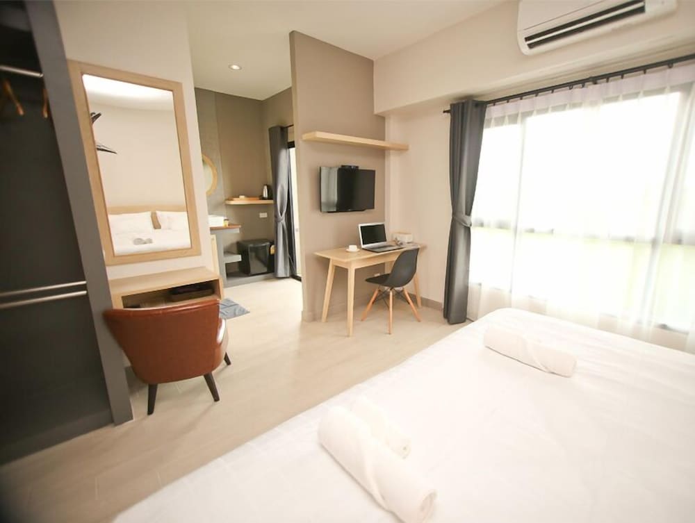 SUPERIOR, DOUBLE BED, MOUNTAIN AND TEMPLE VIEW