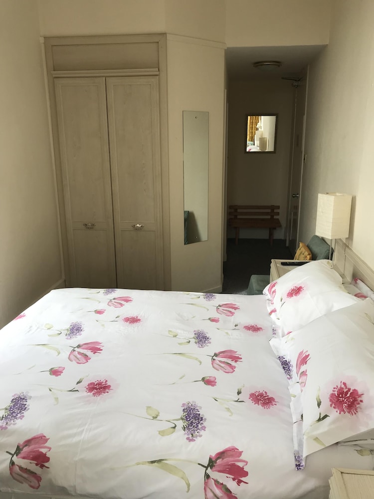 Dorstan Guest House 38/72