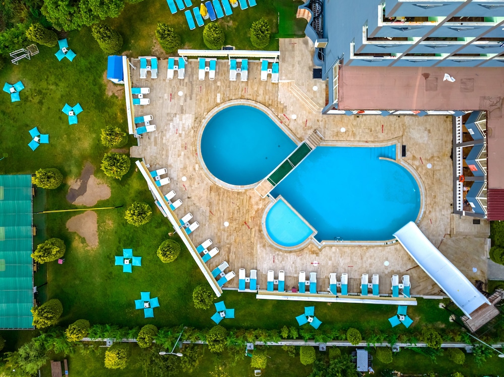 Green Gold Hotel 40/42
