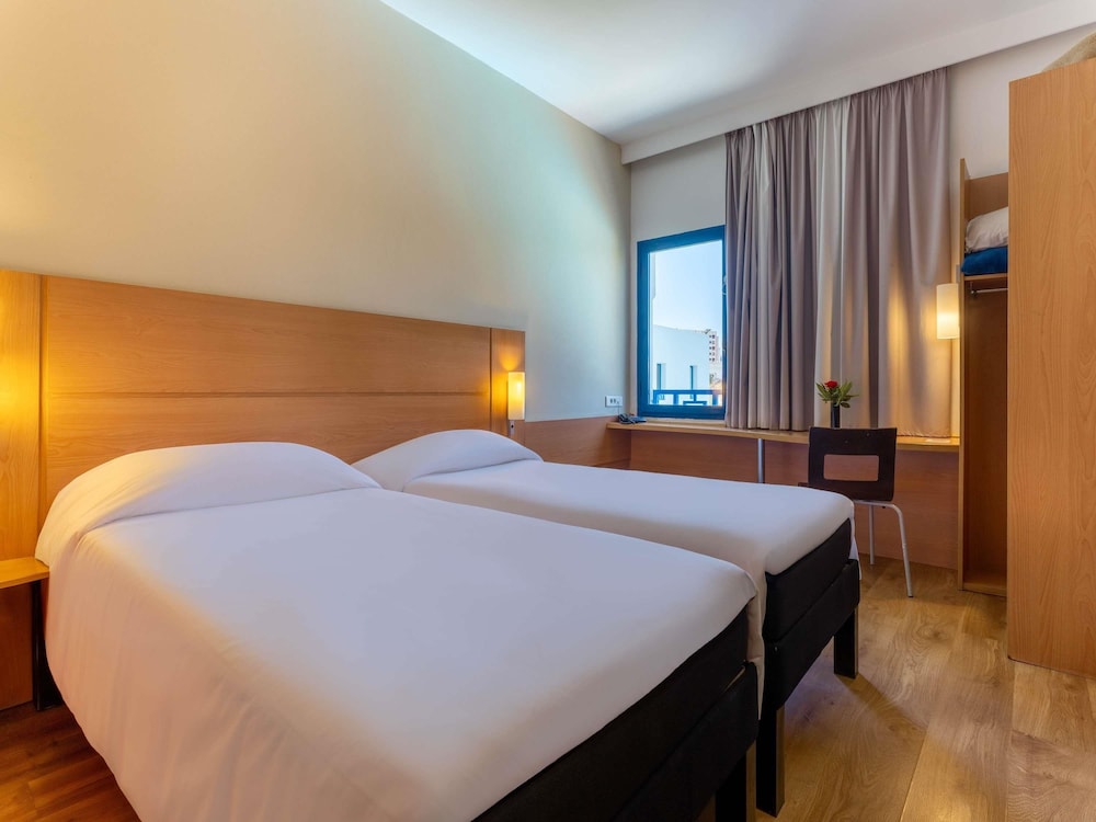 ibis Meknes 15/50