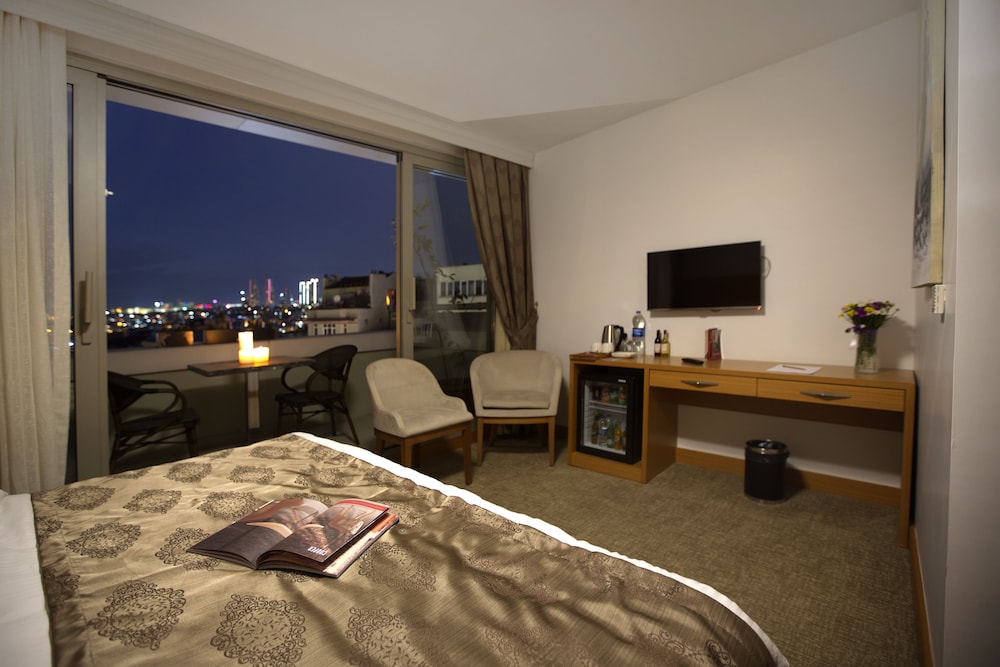 MIEN SUITES 25/29