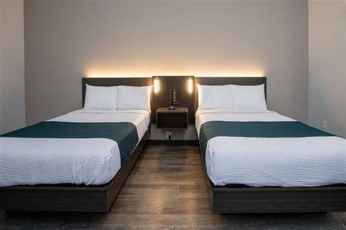 2 Full Beds - Non-Smoking, Micfridge
