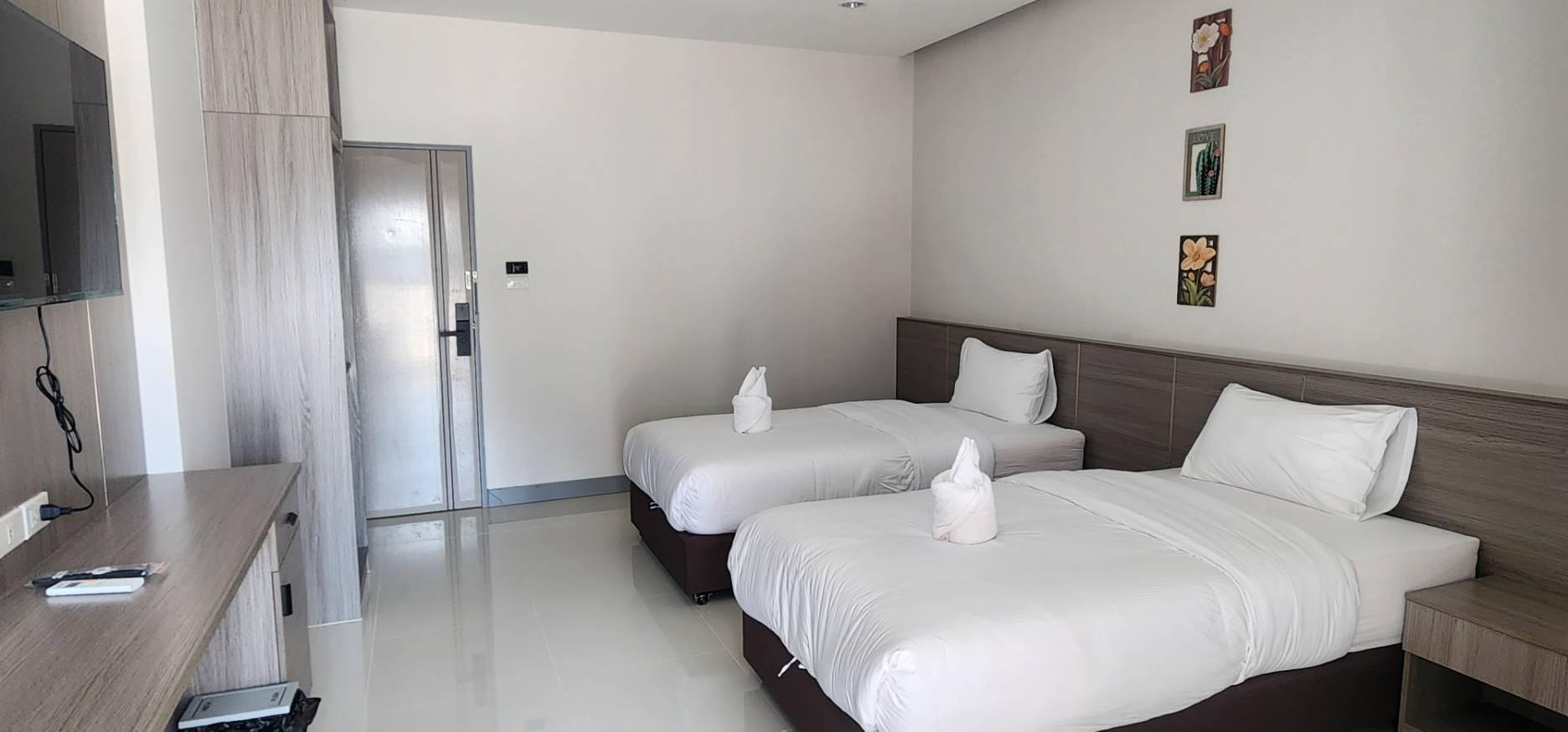 Deluxe, Twin Beds, Old Port View
