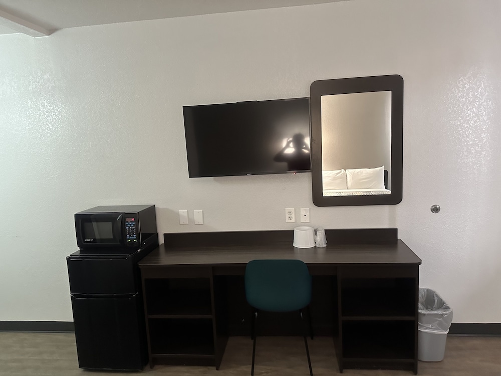 Motel6 Grants, NM 53/68