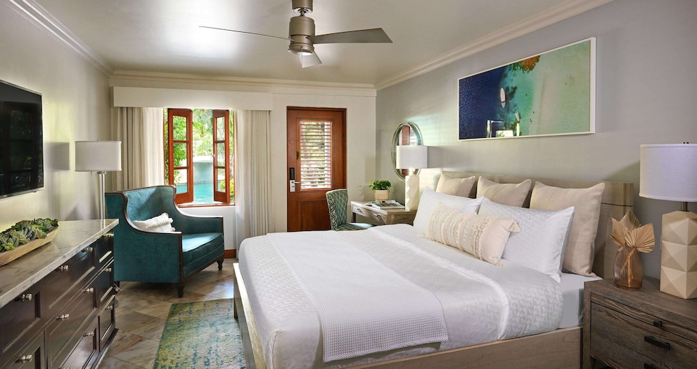 1 Bedroom, Swim Up, Crystal, Lagoon, Walkout, Club, King Bed, Garden View