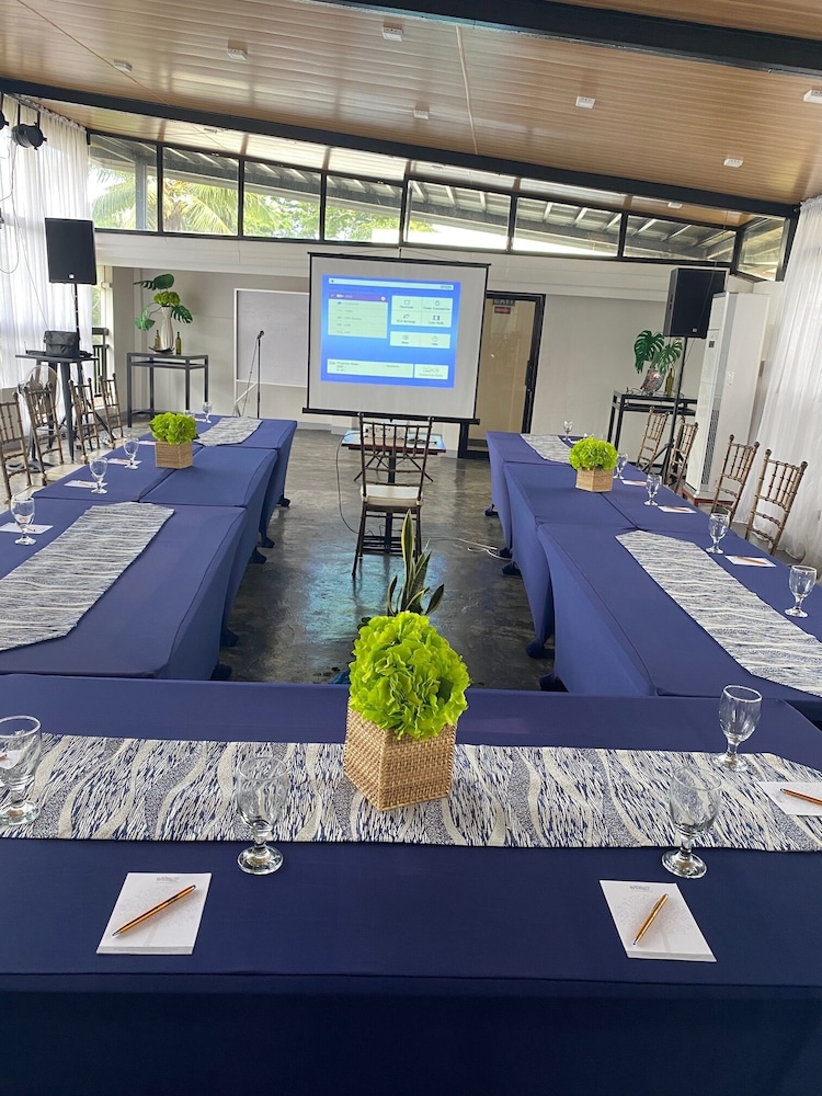 White Breeze Palawan Boutique Hotel 2/69