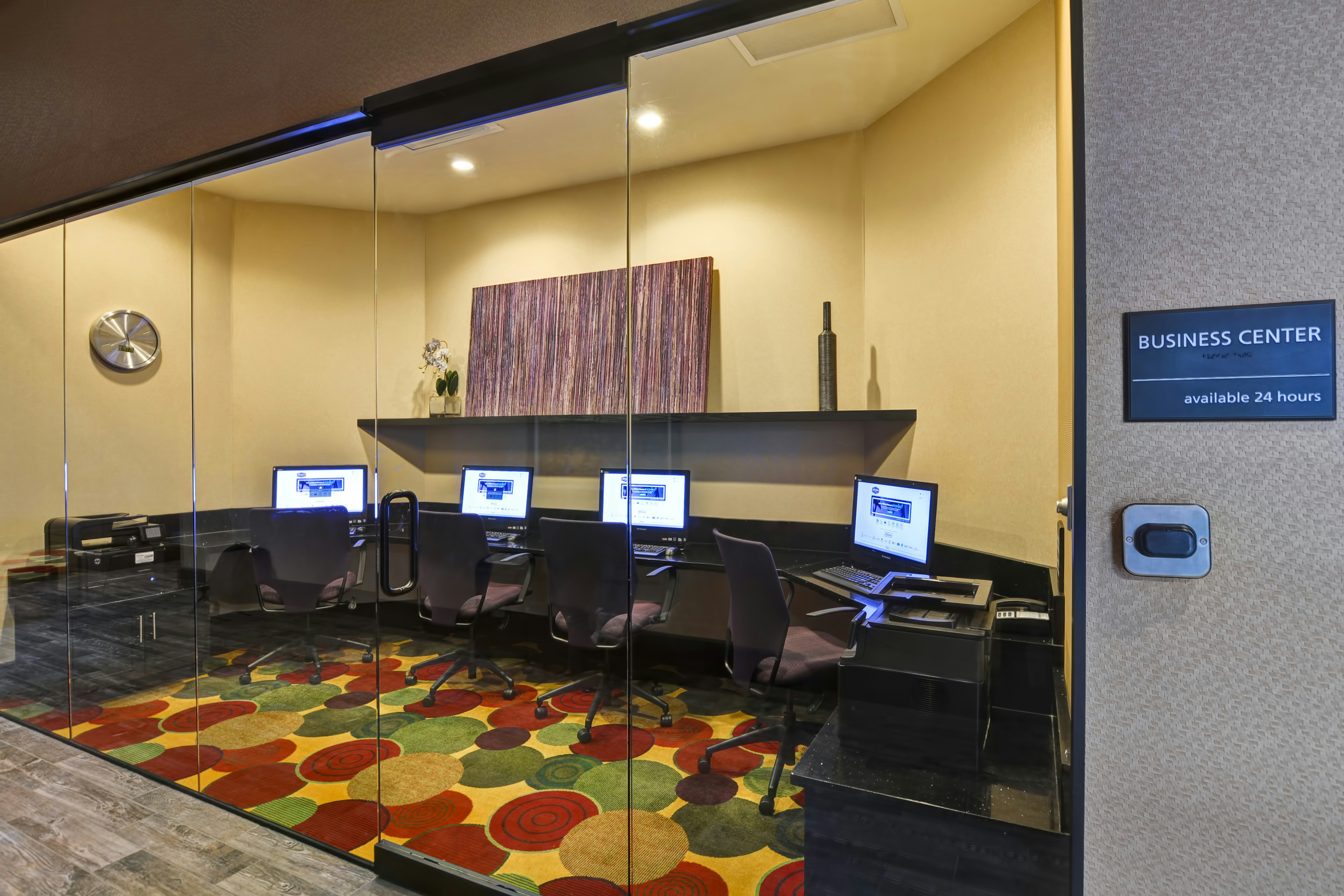 Hampton Inn And Suites Raleigh Crabtree Valley Nc 53/55