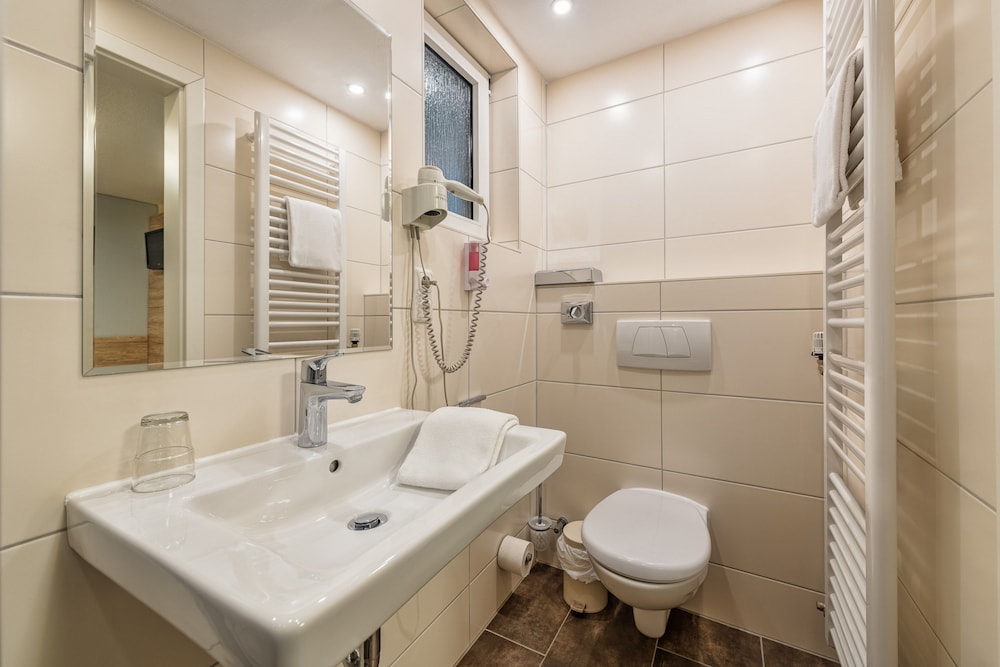 Windsor Hotel 43/49