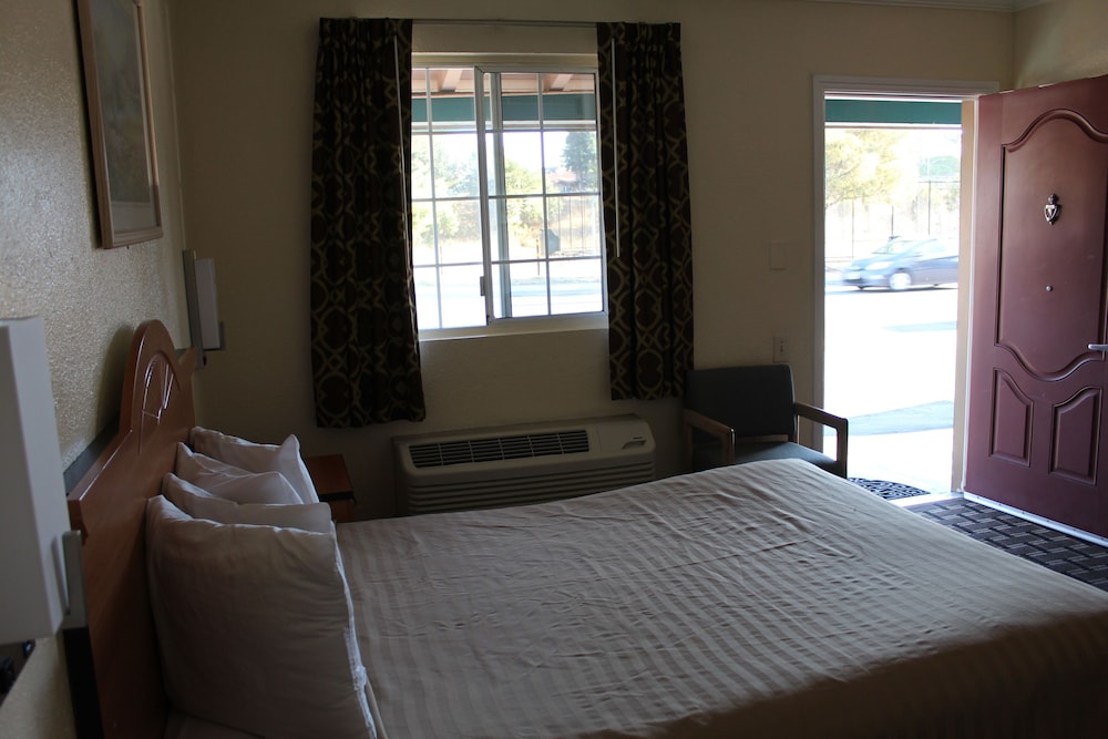 BUDGET, QUEEN BED