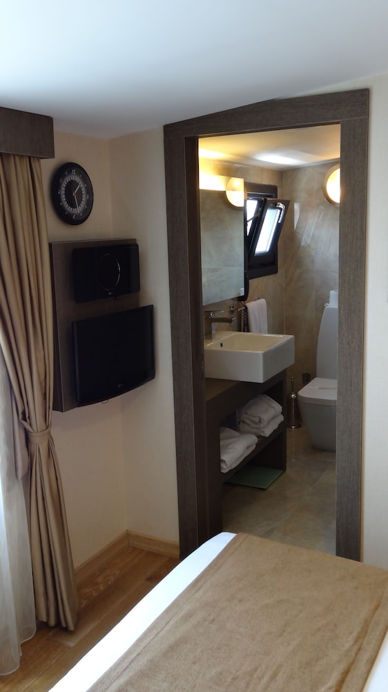 Jazz Hotel 30/70