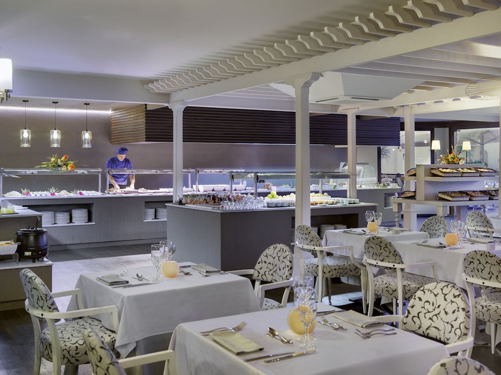 H10 White Suites - Adults Only 55/70