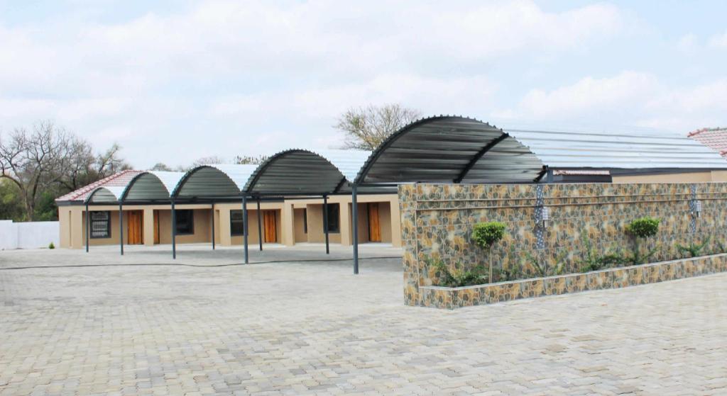 Kulani Country Lodge 3/10