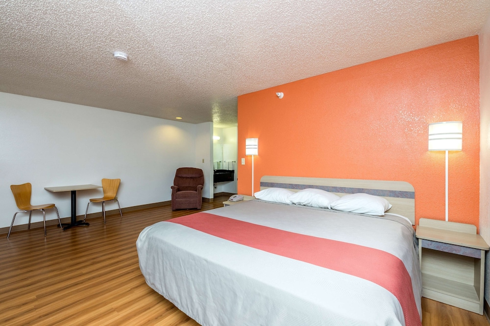 Motel6 Waterloo, IA 29/50