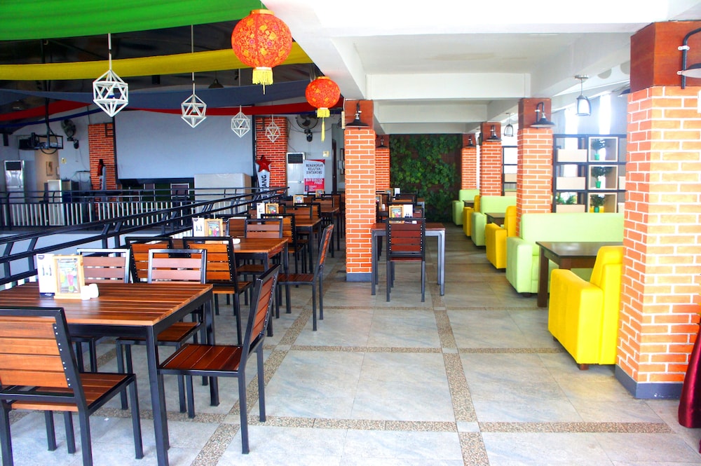 Transera Hotel Pontianak 27/36