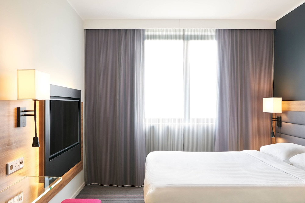 Moxy York 14/50