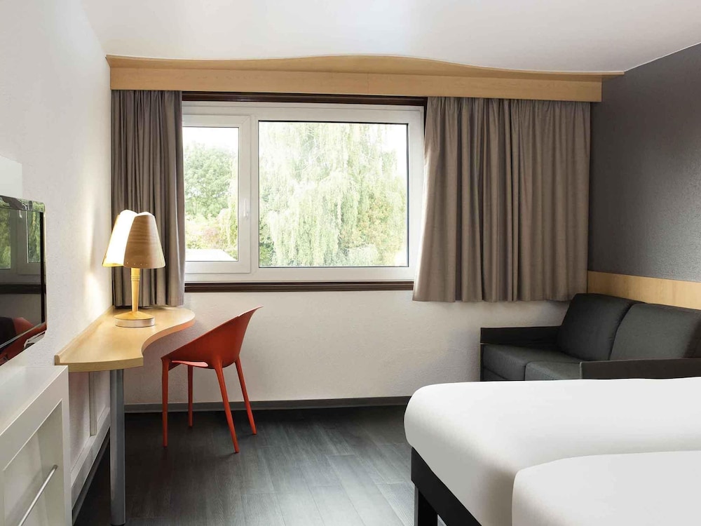 Ibis 3 Lacs Neuchatel 18/50