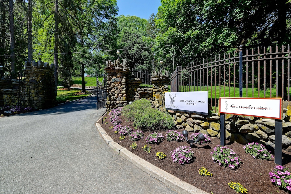 Tarrytown House Estate 48/50