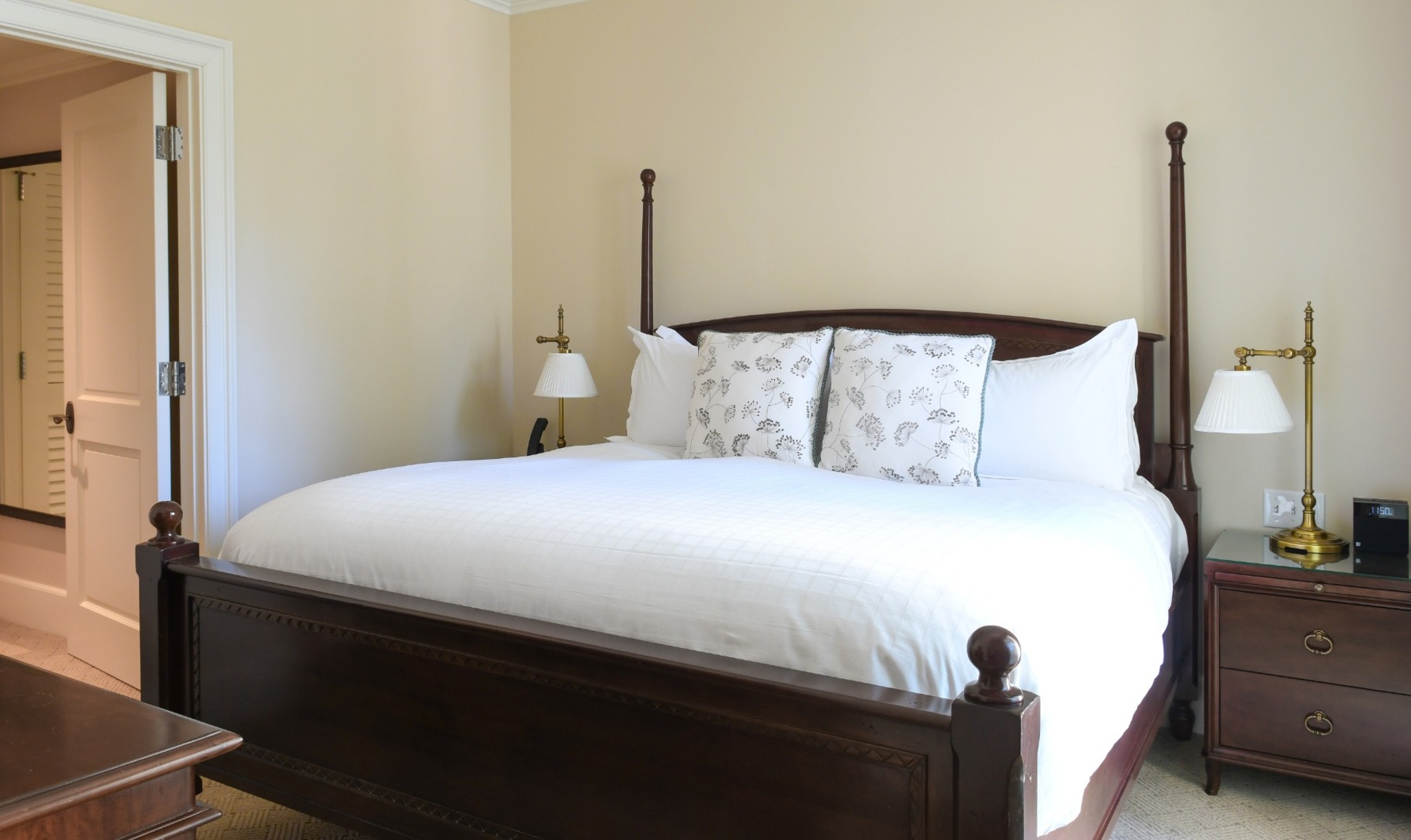 Suite, Forest View