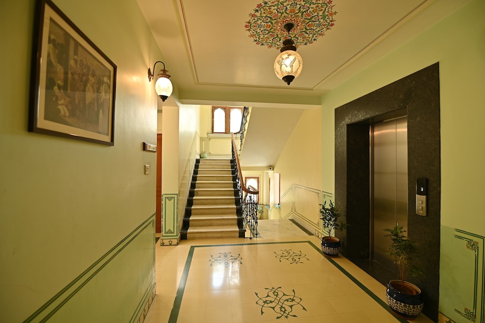 Om Niwas Suite Hotel 38/67