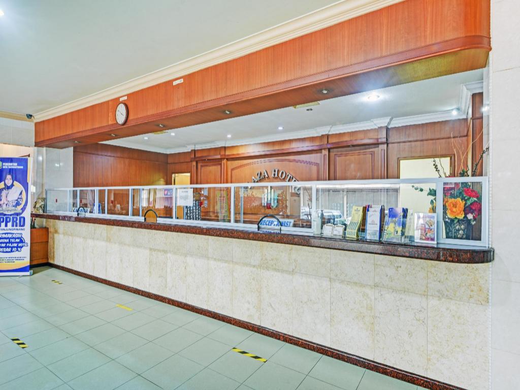 OYO 1178 Plaza Hotel Tanjung Pinang 8/50