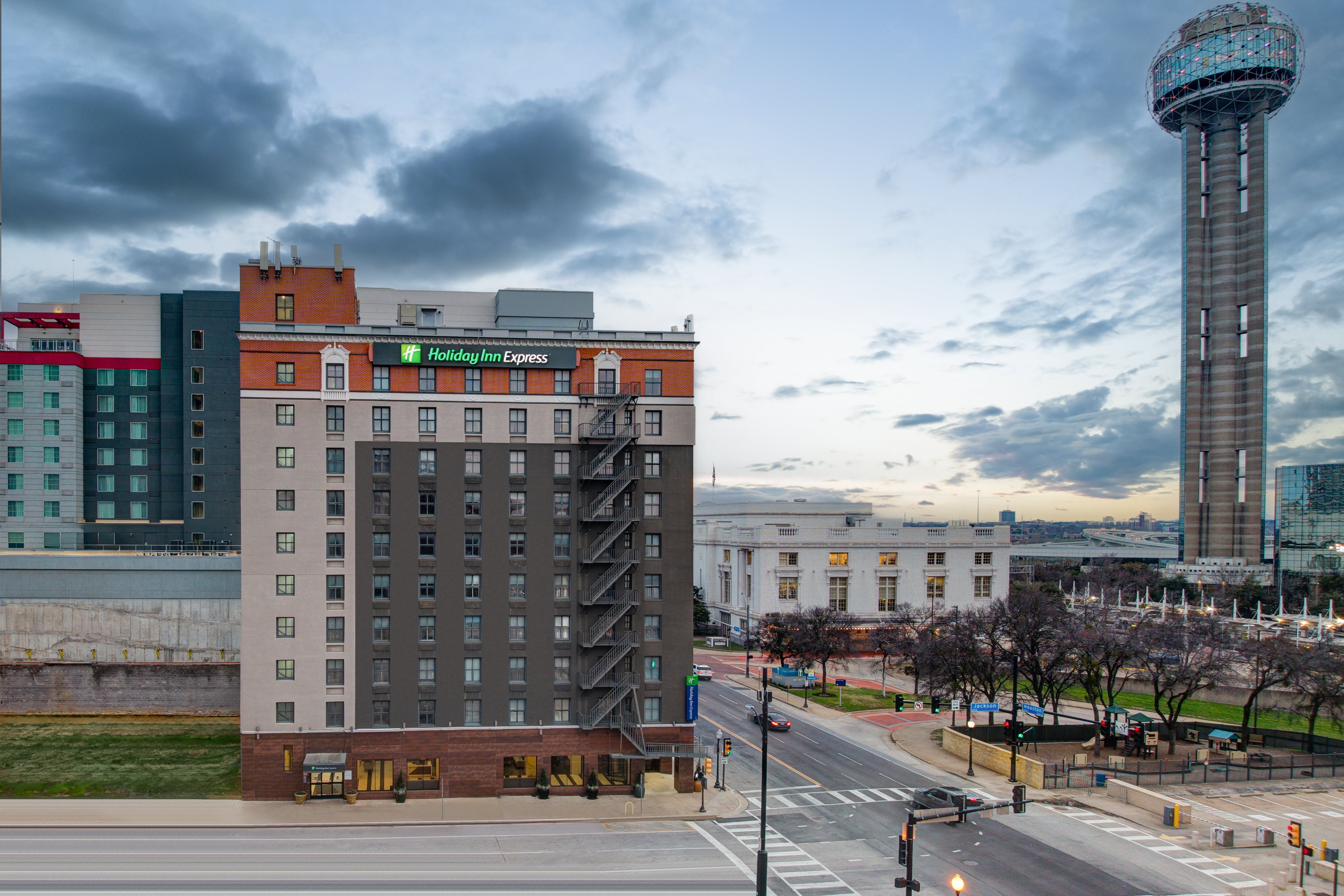 Holiday Inn Express - Dallas Downtown, an IHG Hotel 5/73