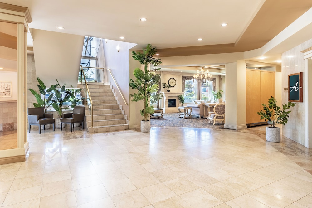 Atrium Inn Vancouver 7/48