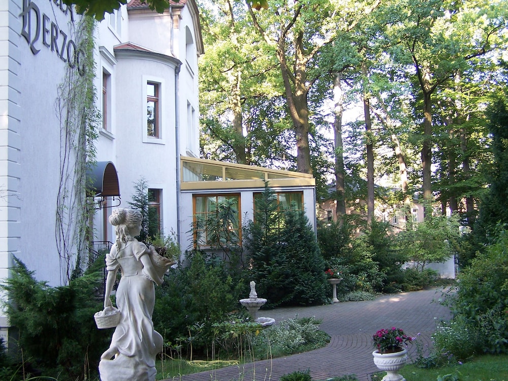 Hotel Villa Herzog 5/49