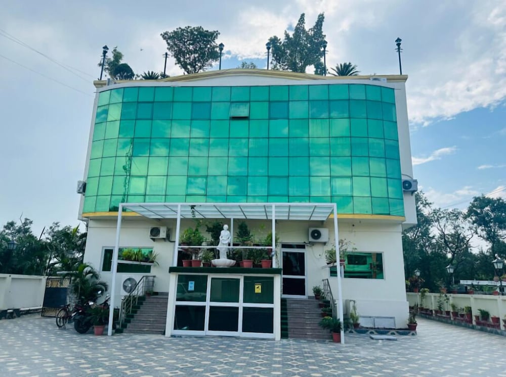 HOTEL BODHGAYA GAUTAM 2/50