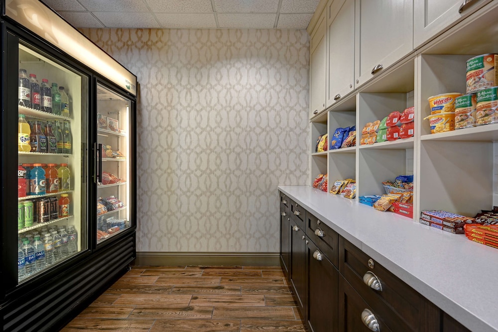 Homewood Suites by Hilton Albuquerque Airport 40/56