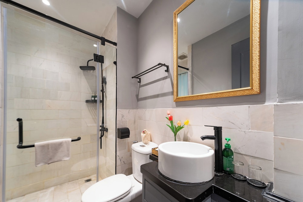 Stellar Boutique Hotel 48/50