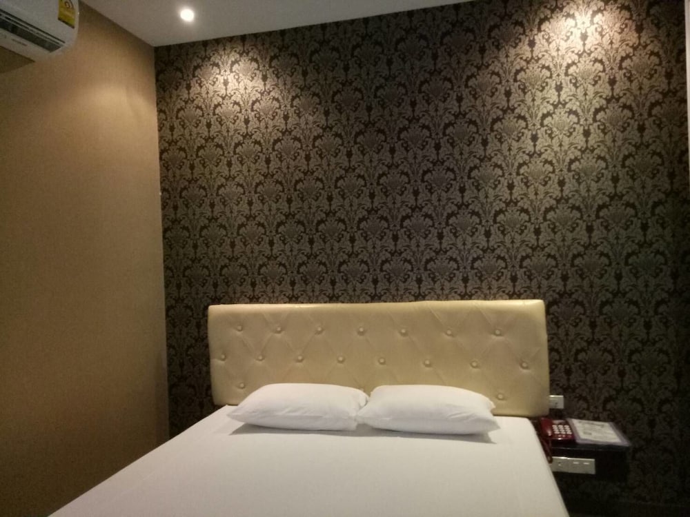 Honey Inn Hotel 49/50
