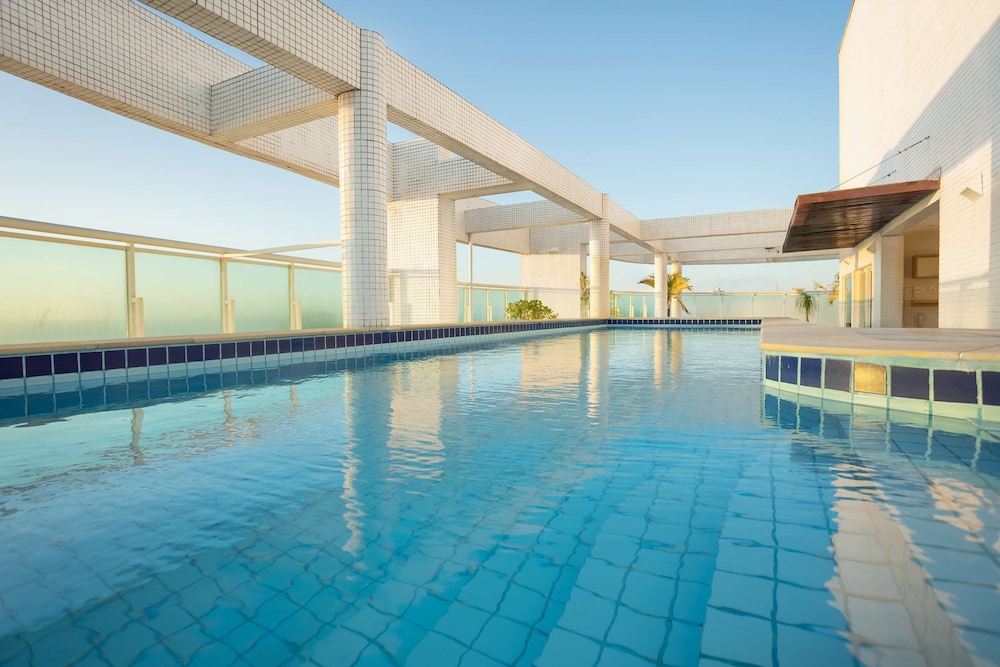 Golden Tulip Macae 20/36