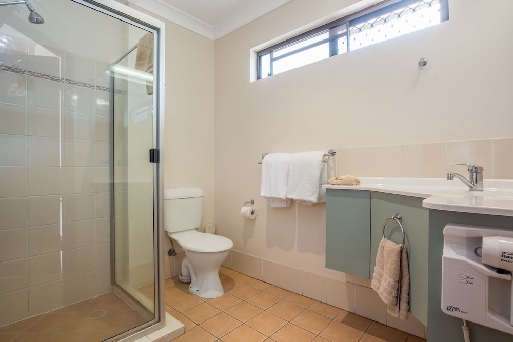 Aspley Carsel Motor Inn 54/60