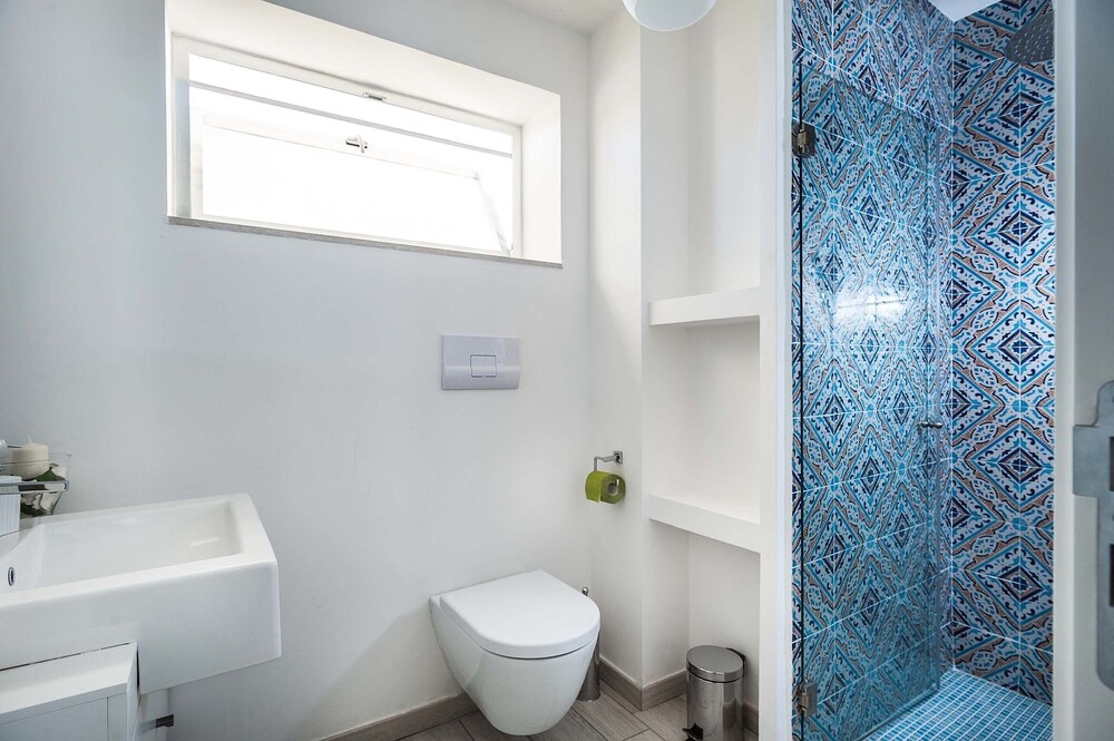 Isola Bella Infinity Suites 48/50
