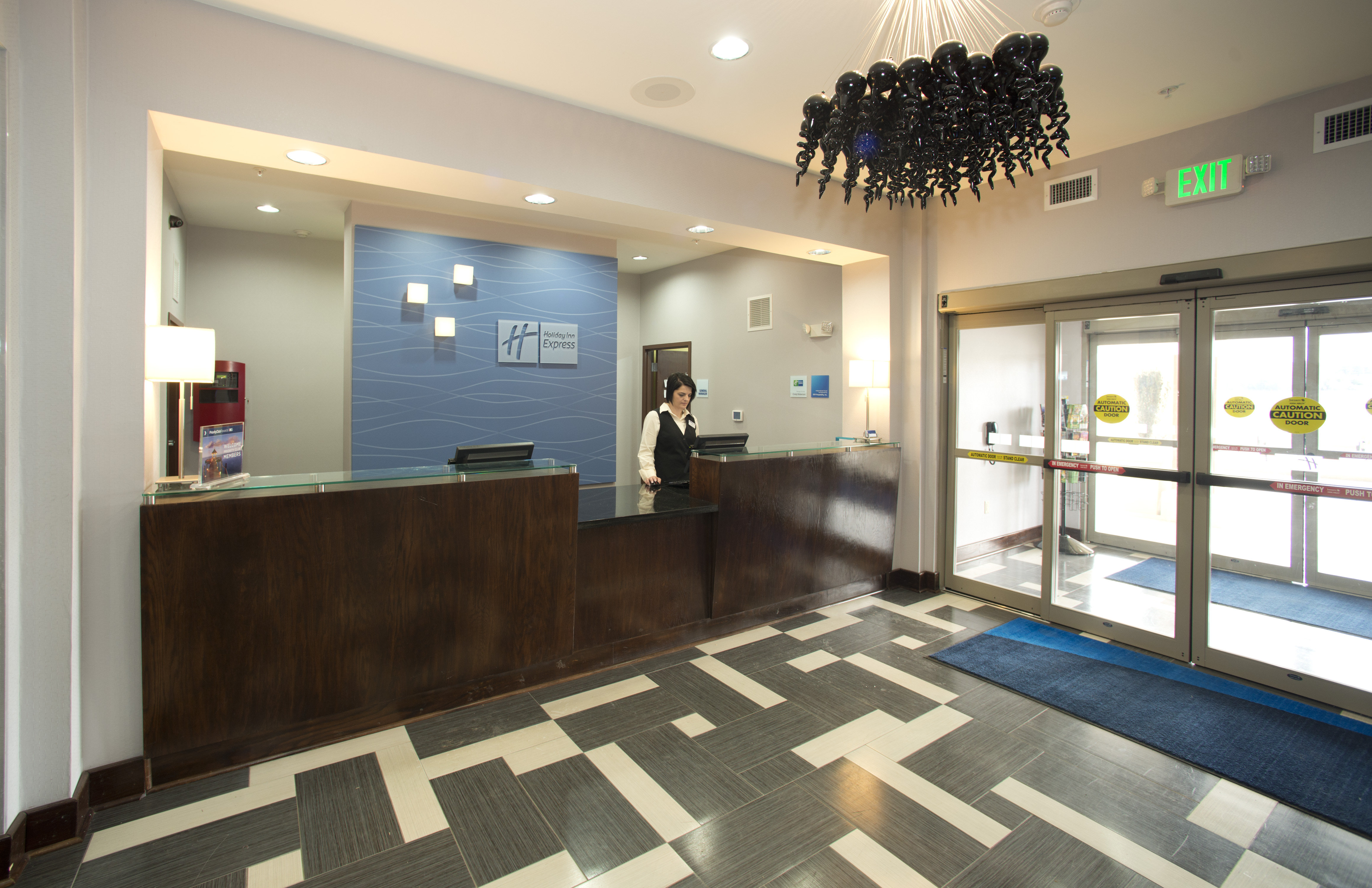 Holiday Inn Express Suites Morrilton 8/53