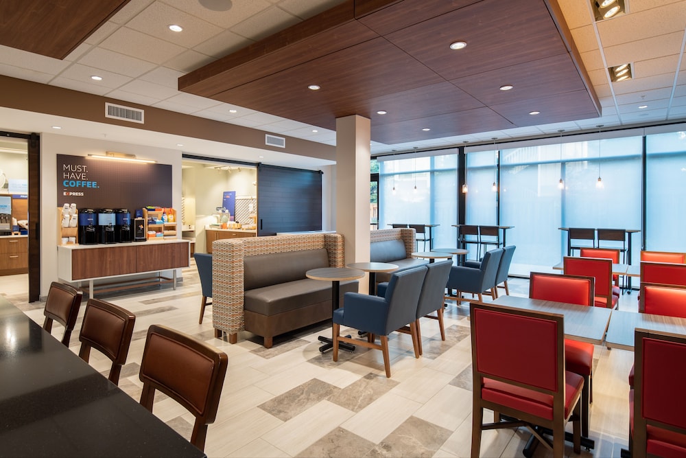 Holiday Inn Express Suites Camas Vancouver 27/33
