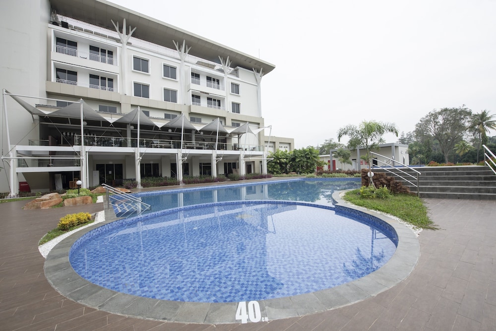 The Royale Krakatau Hotel 45/50