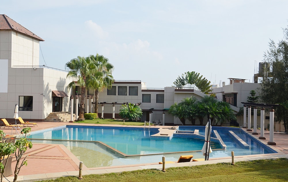 Cotton County Club And Resort 45/46