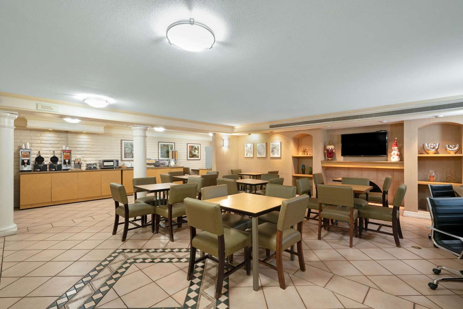 La Quinta Inn Phoenix Sky Harbor Airport 28/40