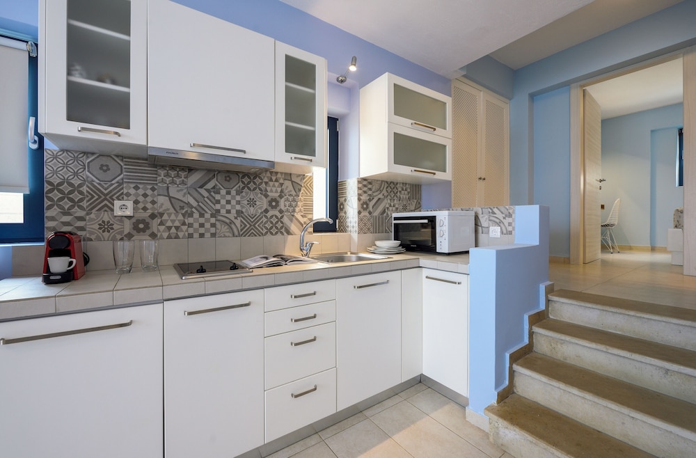 Elpiniki Luxury Apartments 12/66