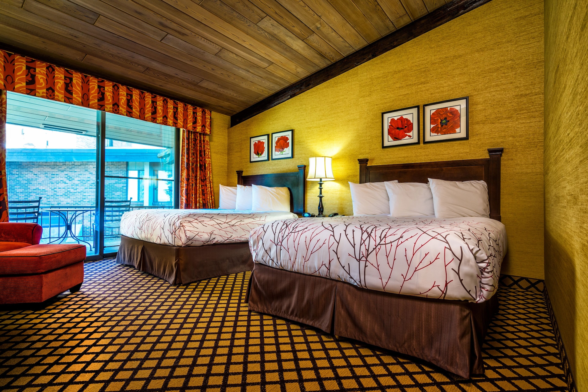 غرفة قياسية بسريرين كوين بإطلالة على البحيرة، Shanty Creek Resorts - Summit Village 2/3