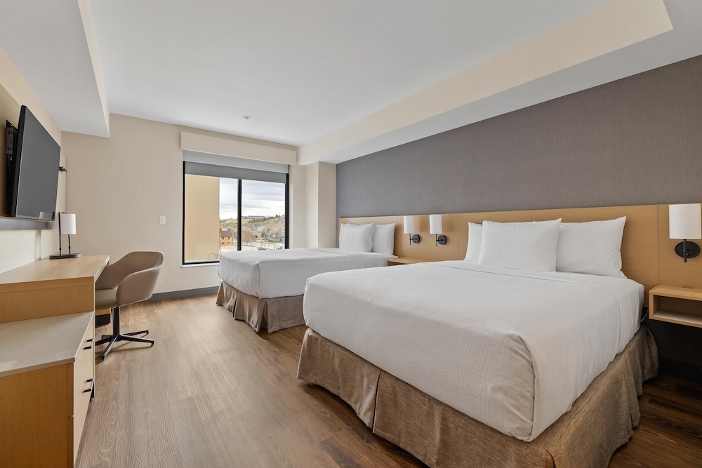 Specialty, 2 Queen Beds, Sofa, Accessible